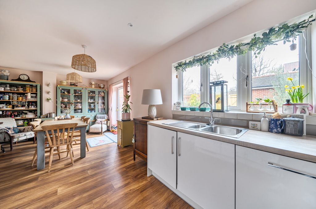 Property photo 2 of 20 1435923-17-69c6d7...