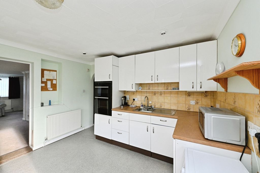 Property photo 3 of 17 Photo