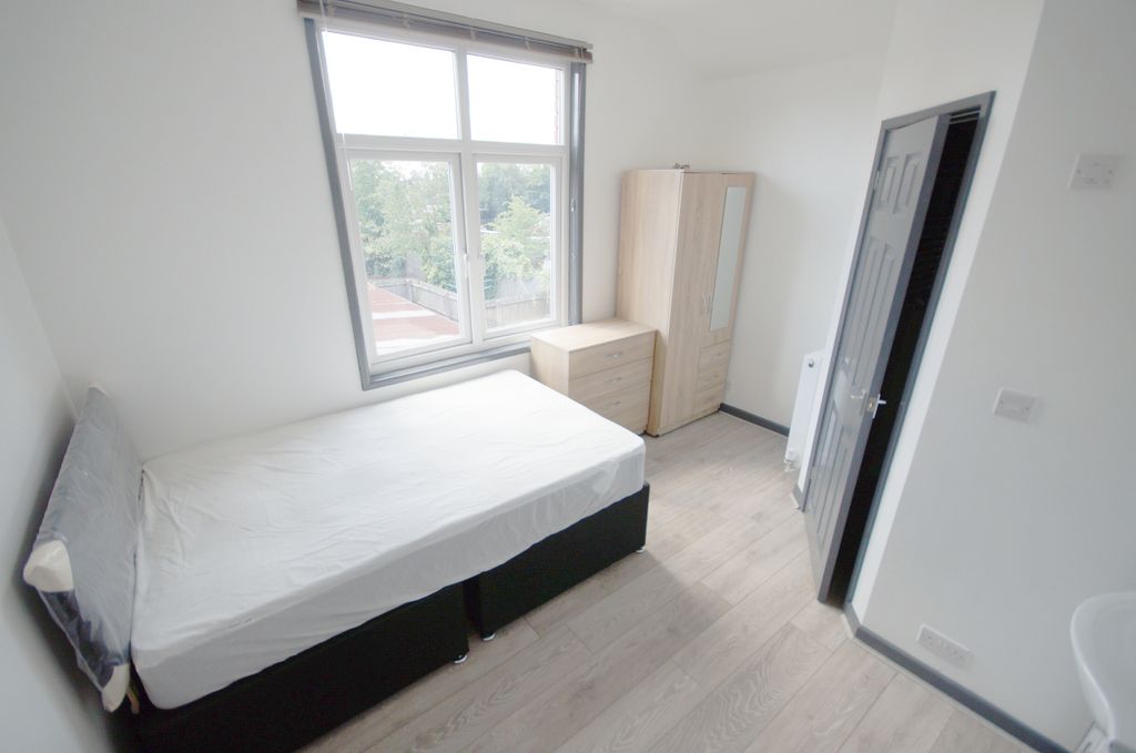 Property photo 1 of 3