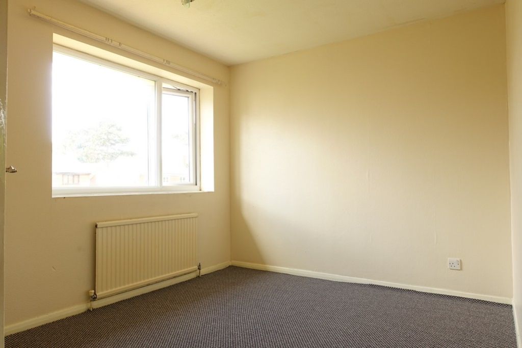 Property photo 3 of 6 Bedroom 2