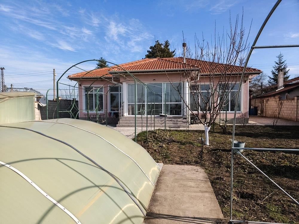 Property photo 1 of 29
