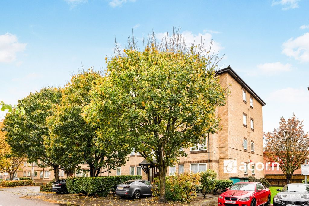 Property photo 1 of 8 External