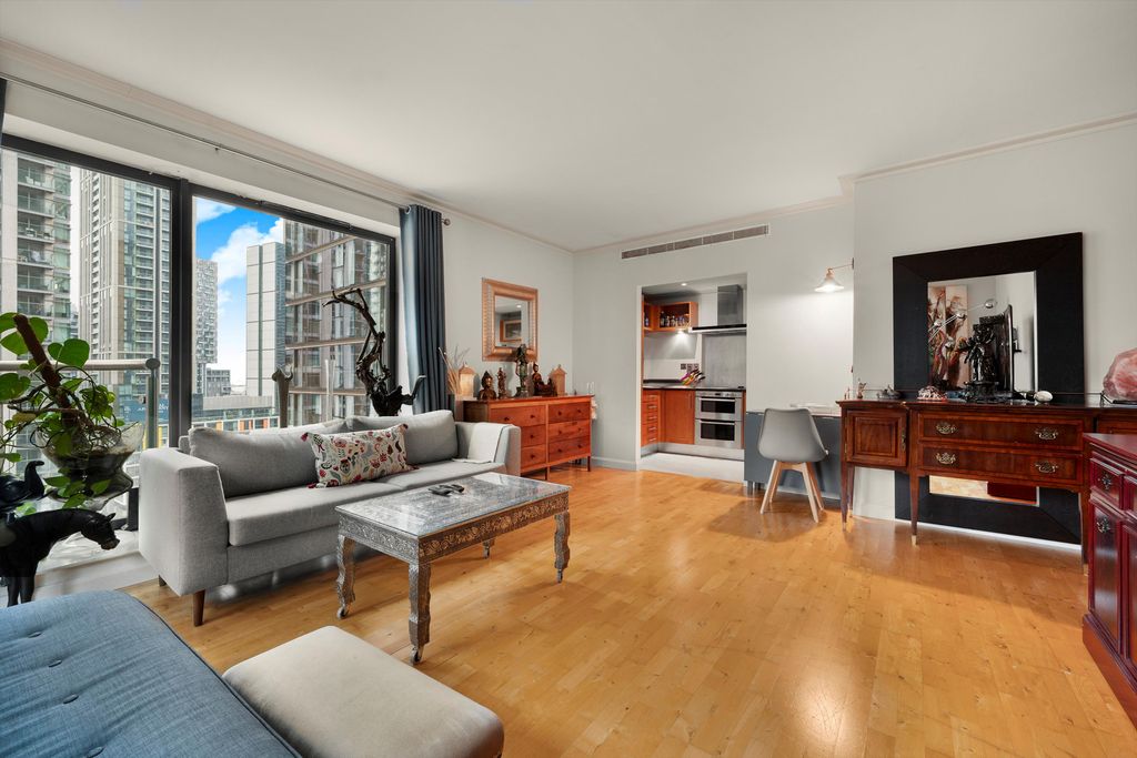 Property photo 2 of 11 Image