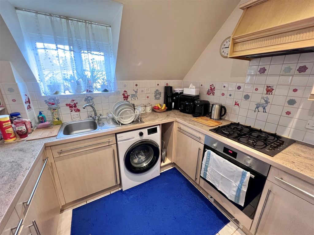 Property photo 2 of 6 Kitchen 2.Jpg