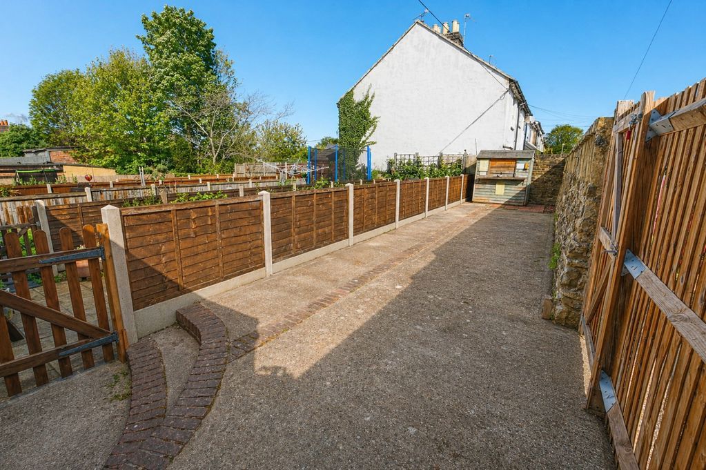 Property photo 2 of 16 Photo 3