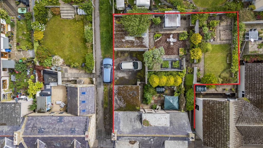 Property photo 2 of 30