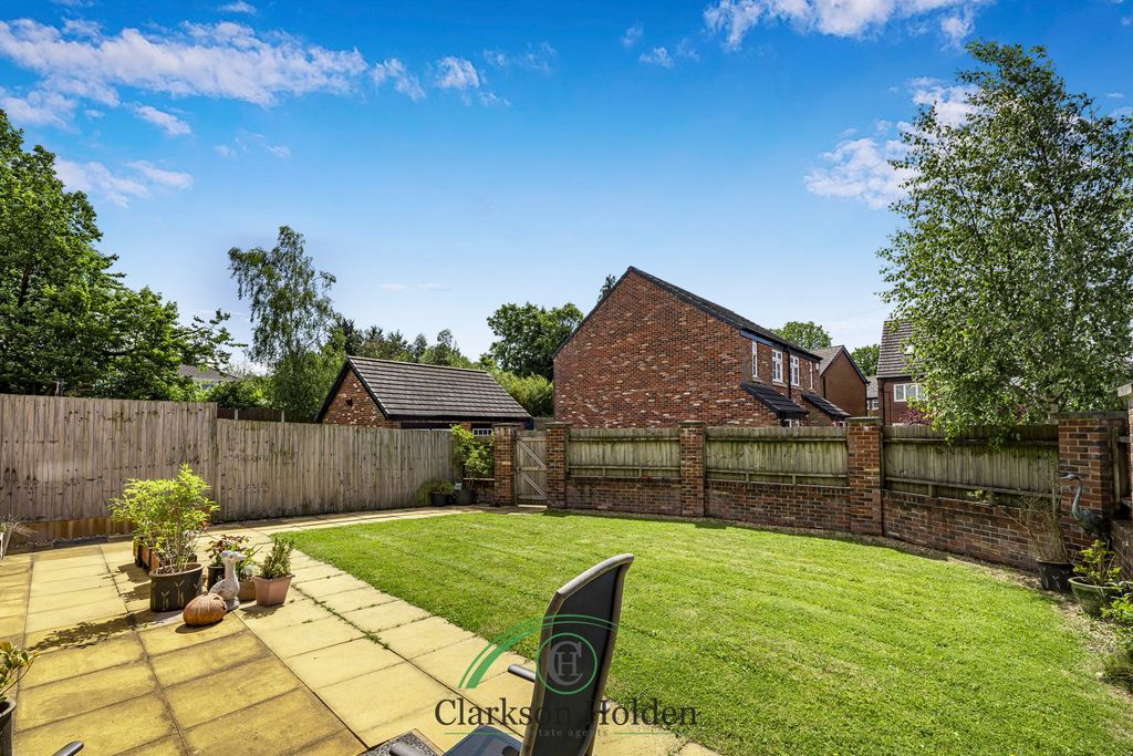 Property photo 3 of 42
