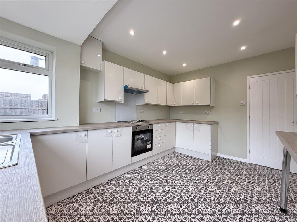 Property photo 3 of 17 3