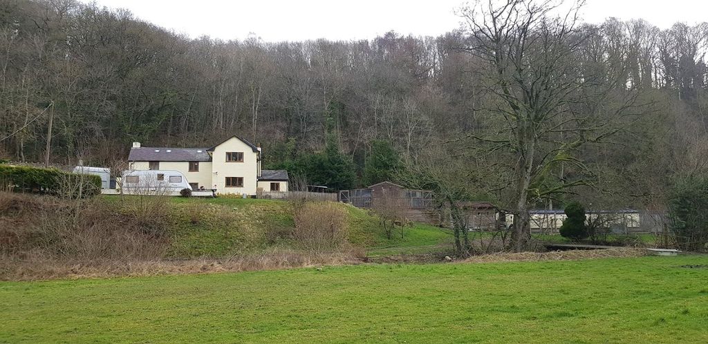 Property photo 2 of 44 Picture No. 45