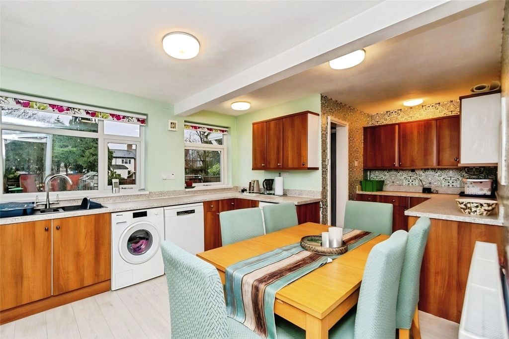 Property photo 3 of 12 Kitchen