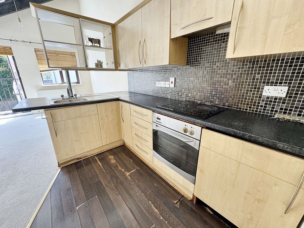 Additional image 5 of 2 bed flat for saleChapel Street, Tiverton EX16