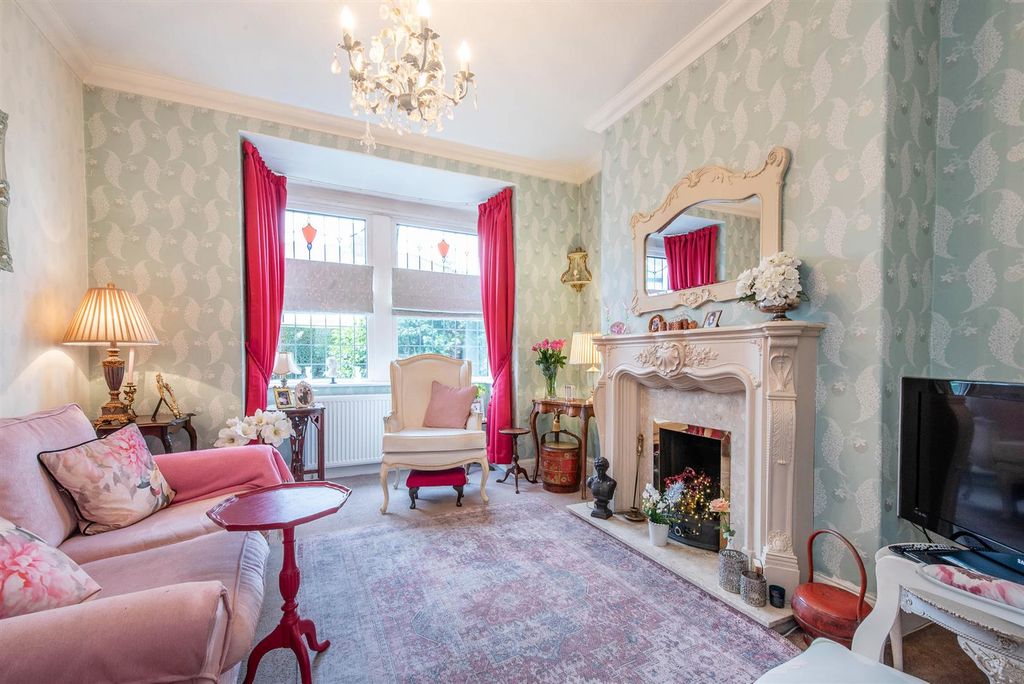 Property photo 2 of 26 Lounge