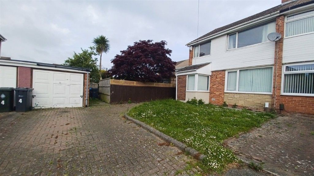 Property photo 3 of 12