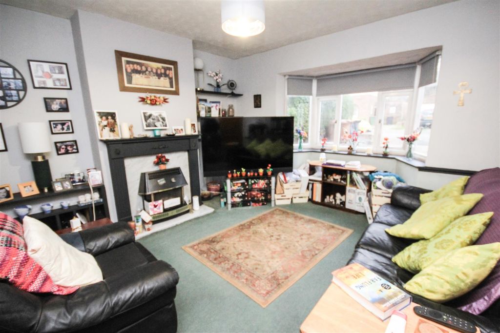 Property photo 2 of 9 Lounge.Jpg