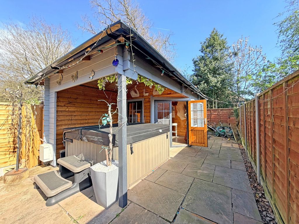 Property photo 3 of 20