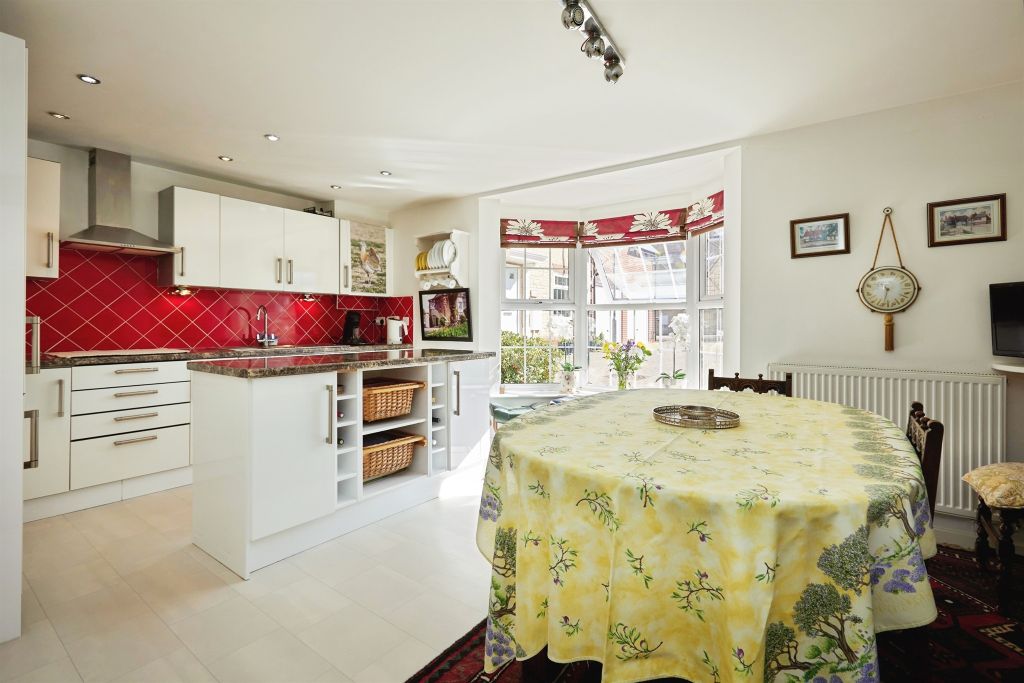 Property photo 2 of 17