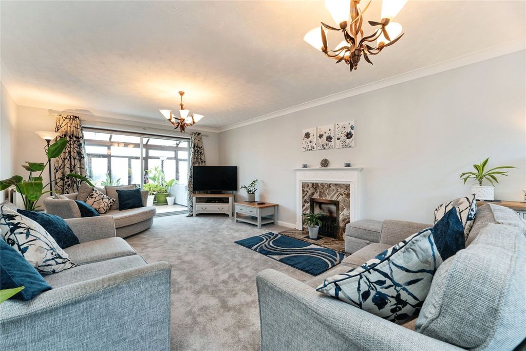 Property photo 3 of 31 Picture No. 10