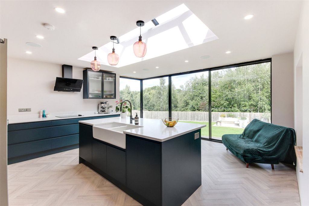 Property photo 3 of 22 Kitchen