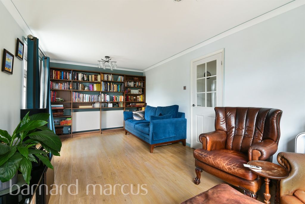 Property photo 2 of 9