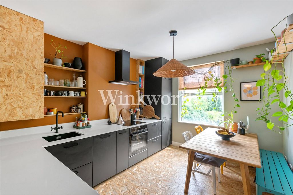 Property photo 1 of 16 Picture No. 03