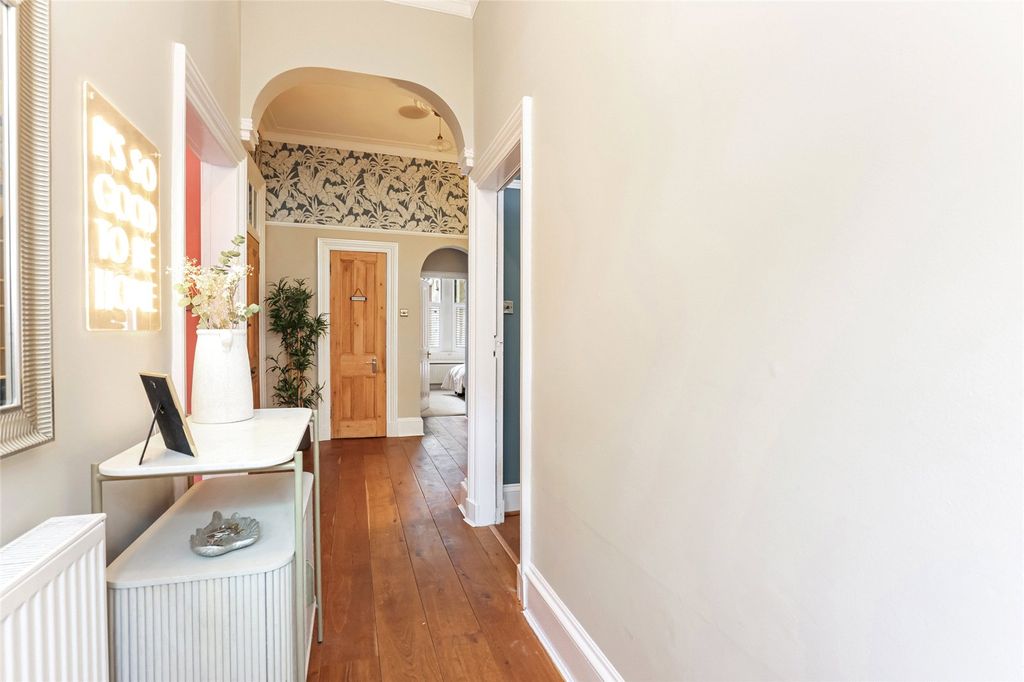 Property photo 3 of 22 Picture No. 02