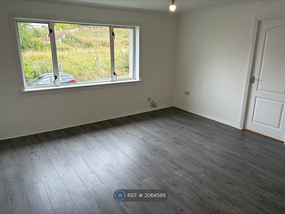 Property photo 2 of 18 Lounge