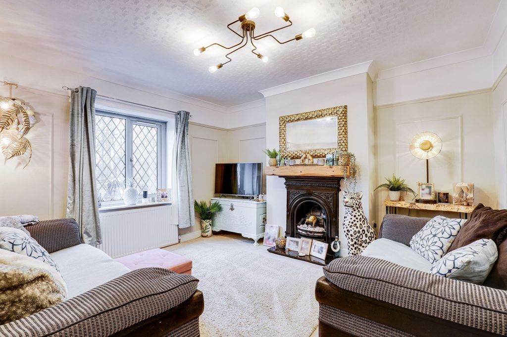 Property photo 2 of 33