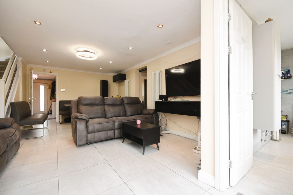 Property photo 2 of 18 Img_2461