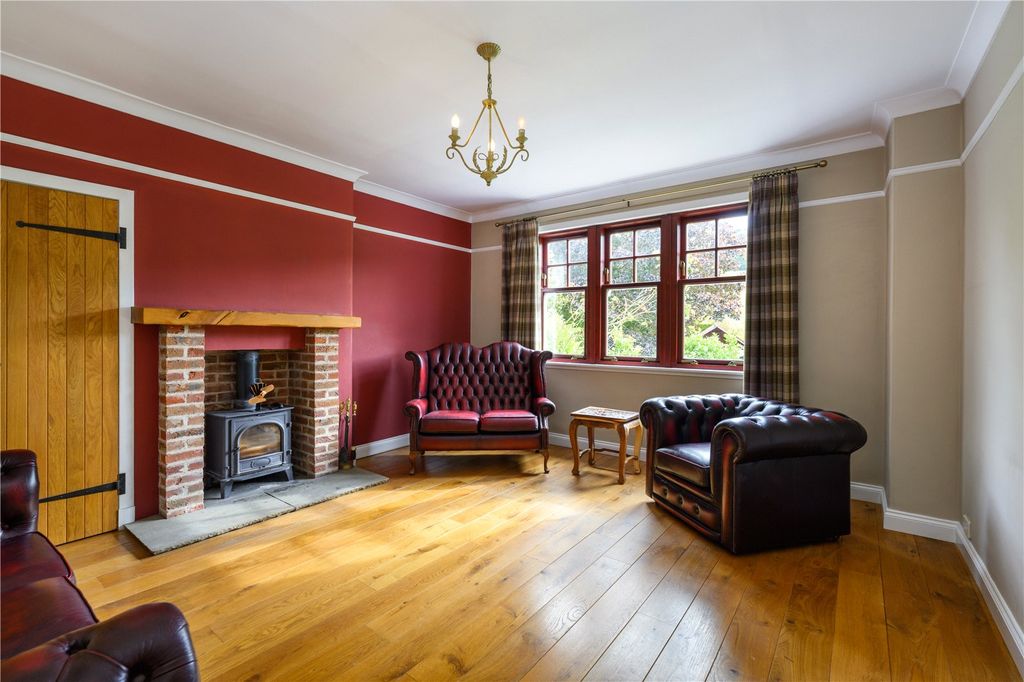 Property photo 3 of 23 Sitting Room