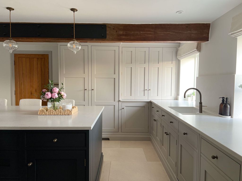 Property photo 2 of 42