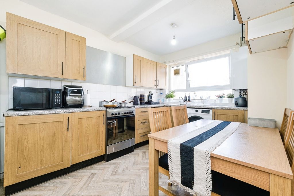 Property photo 2 of 20 Pbox-Img.Jpg