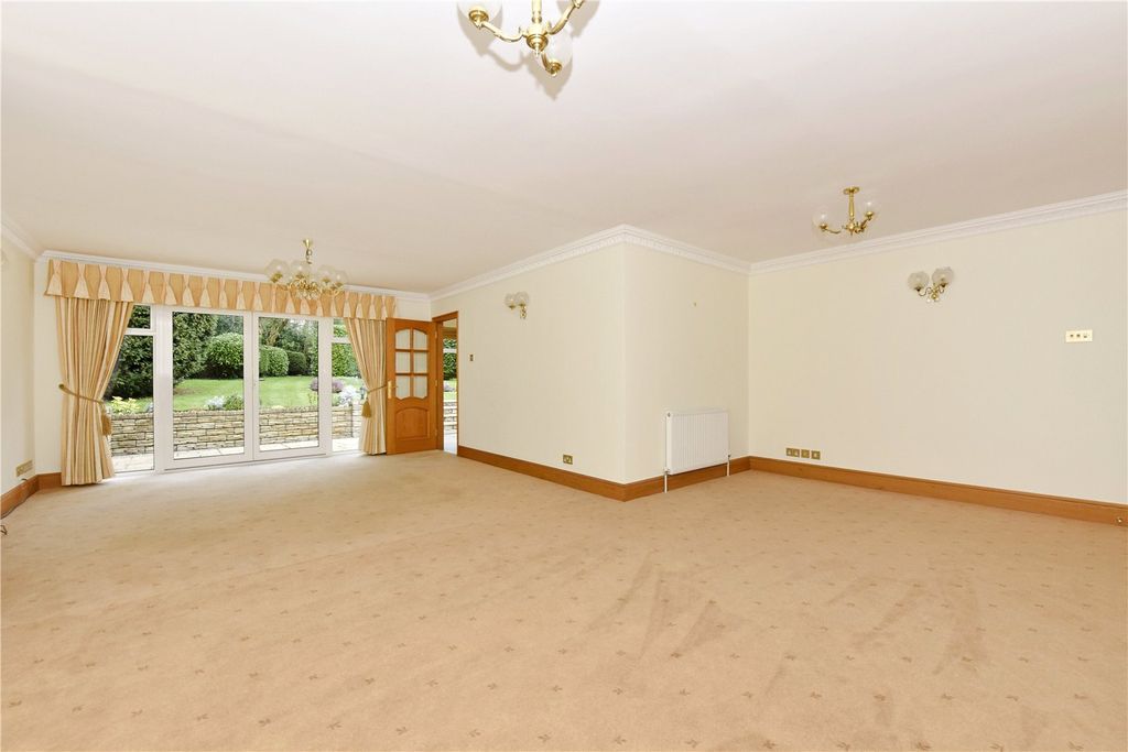 Property photo 3 of 9 Living Room
