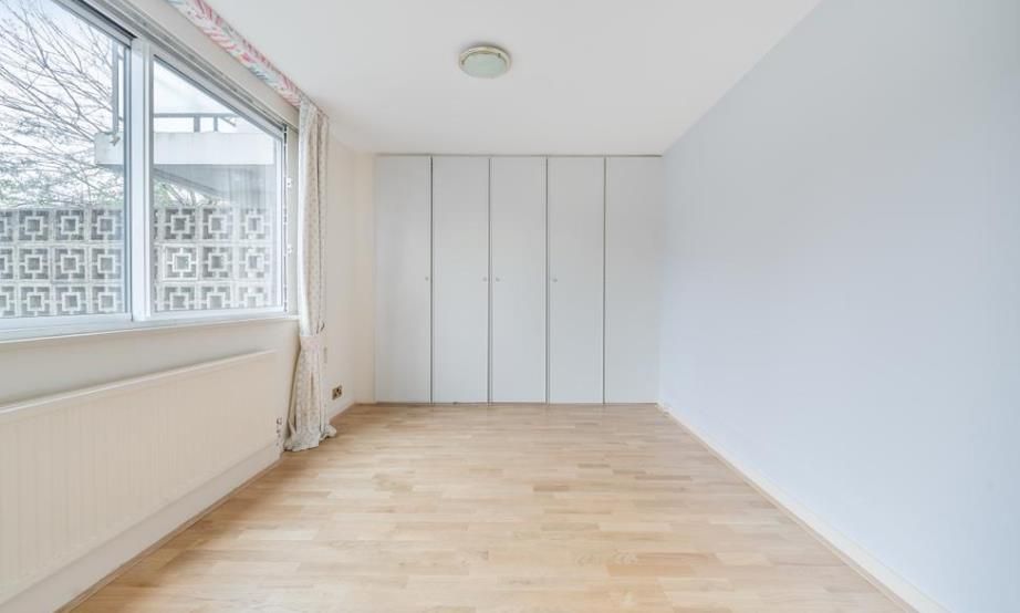 Property photo 3 of 7 35 Hamilton House 3 25.02 .Png