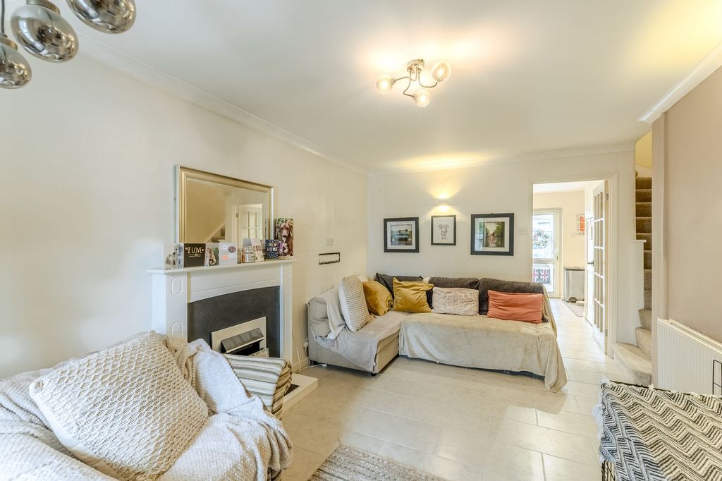 Property photo 2 of 12