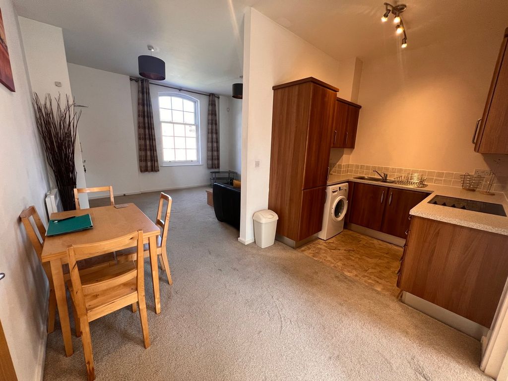 Property photo 3 of 8