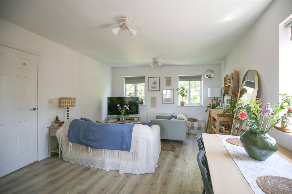Property photo 3 of 21 Picture No. 06