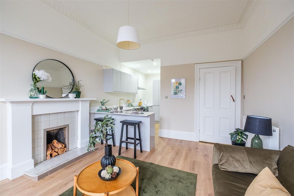 Property photo 3 of 25 Victoria Park Drive South-9.Jpg