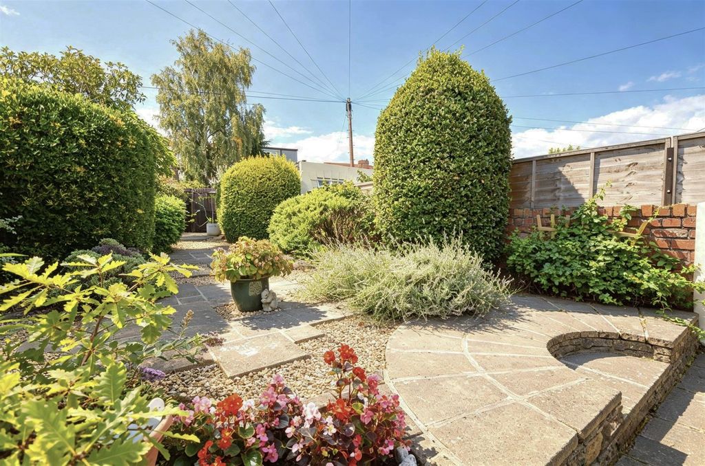 Property photo 2 of 26 Rear Garden