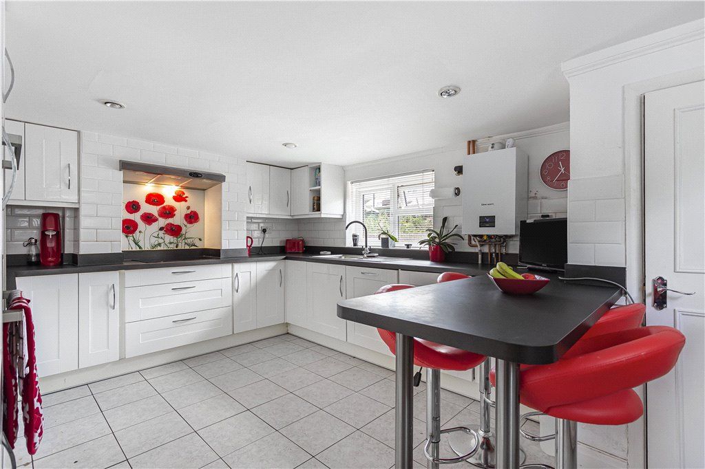 Property photo 3 of 20 Kitchen