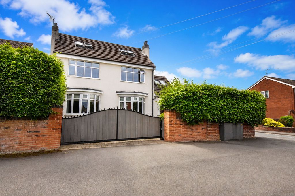 Property photo 3 of 59