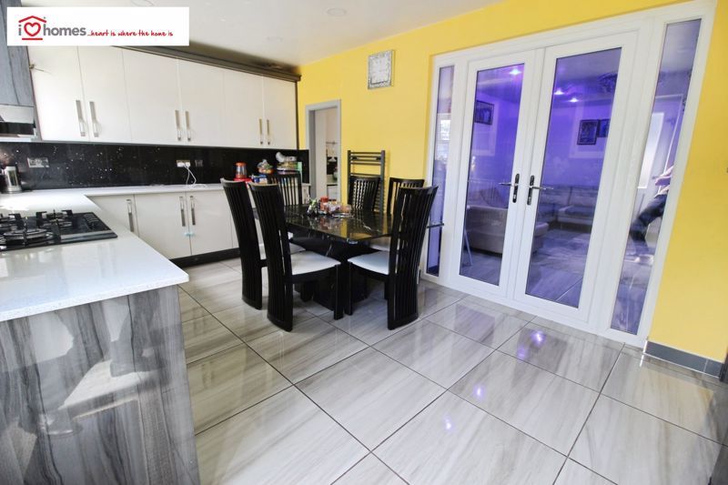 Property photo 2 of 16 Photo 11