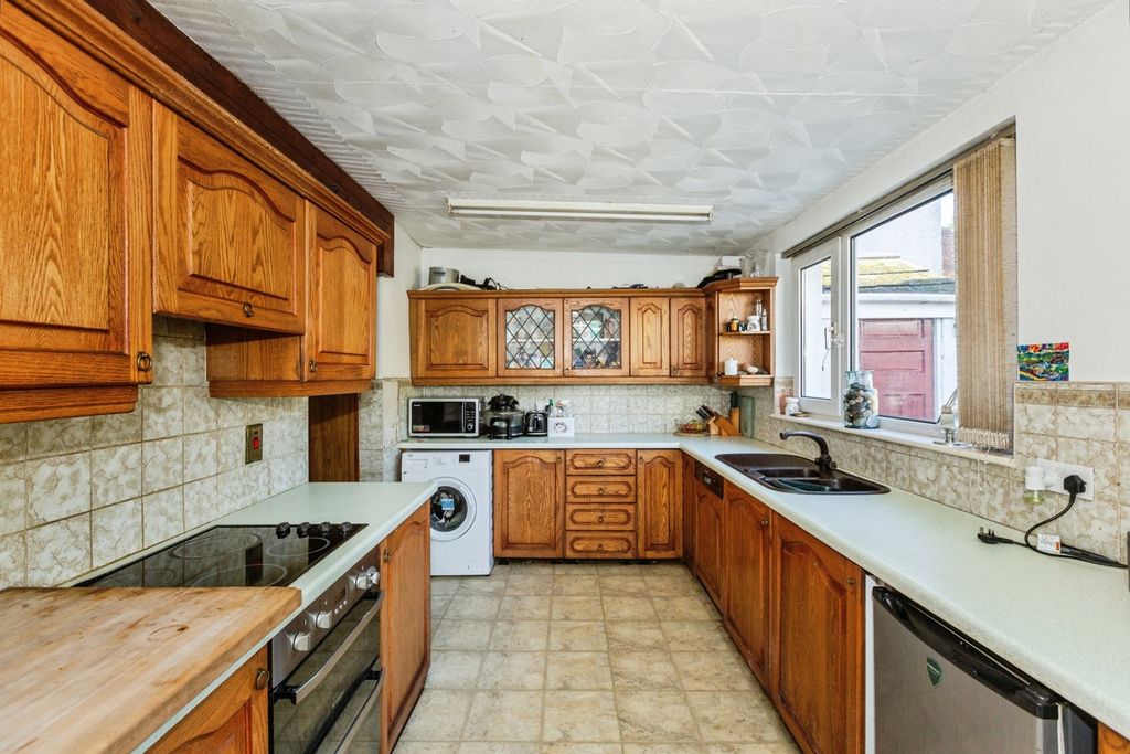 Property photo 3 of 17 Photo