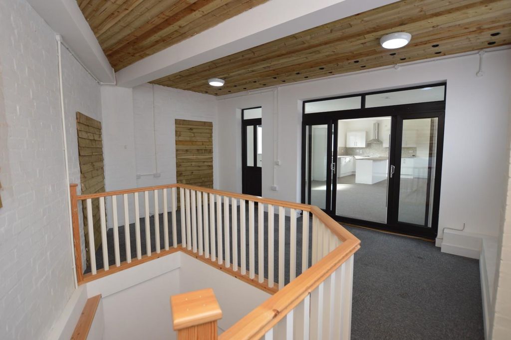 Property photo 2 of 8 Office Area