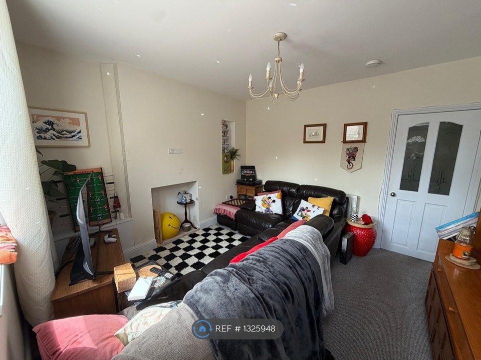 Property photo 2 of 10 Living Room