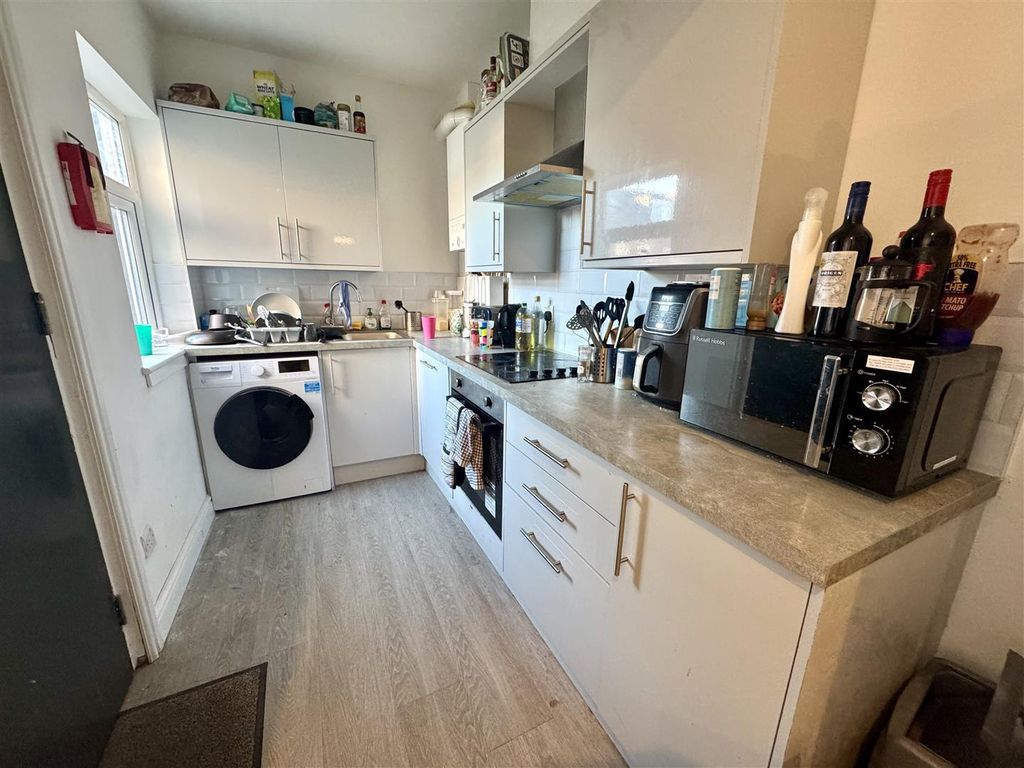 Property photo 1 of 8 Tempimageh1I1Qa.Jpg