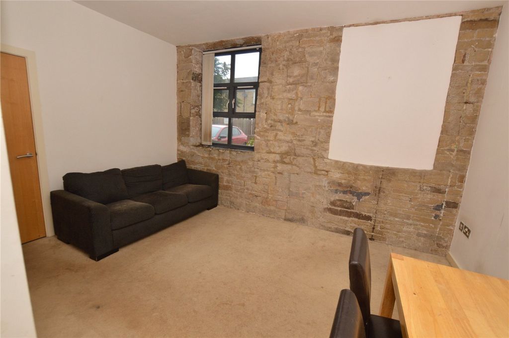 Property photo 2 of 9 Picture No. 01