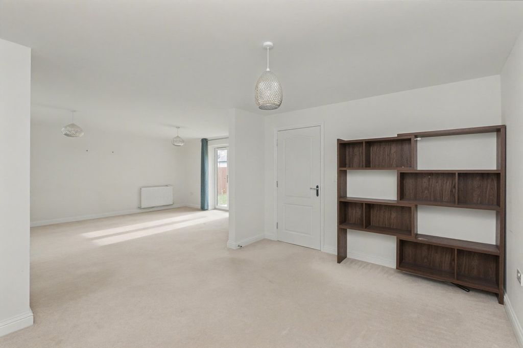 Property photo 3 of 30