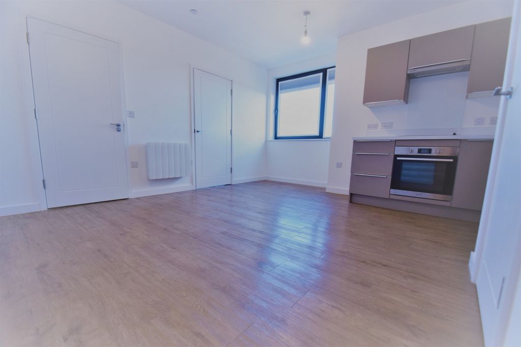 Property photo 2 of 6 Gallery