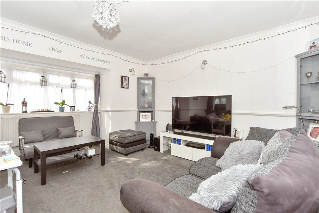 Property photo 1 of 10 Lounge