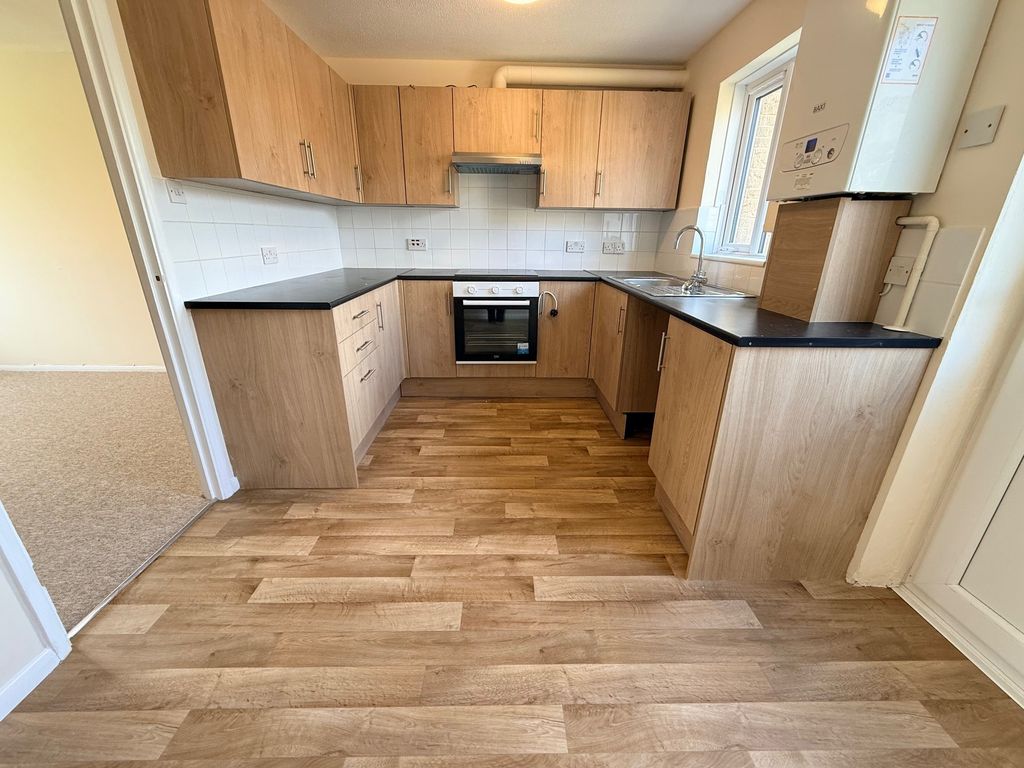 Property photo 2 of 12 Kitchen